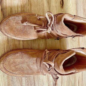 UGG KENNADI BOOTS- CHESTNUT SUEDE- SIZE 9 1/2- NEVER WORN!!!